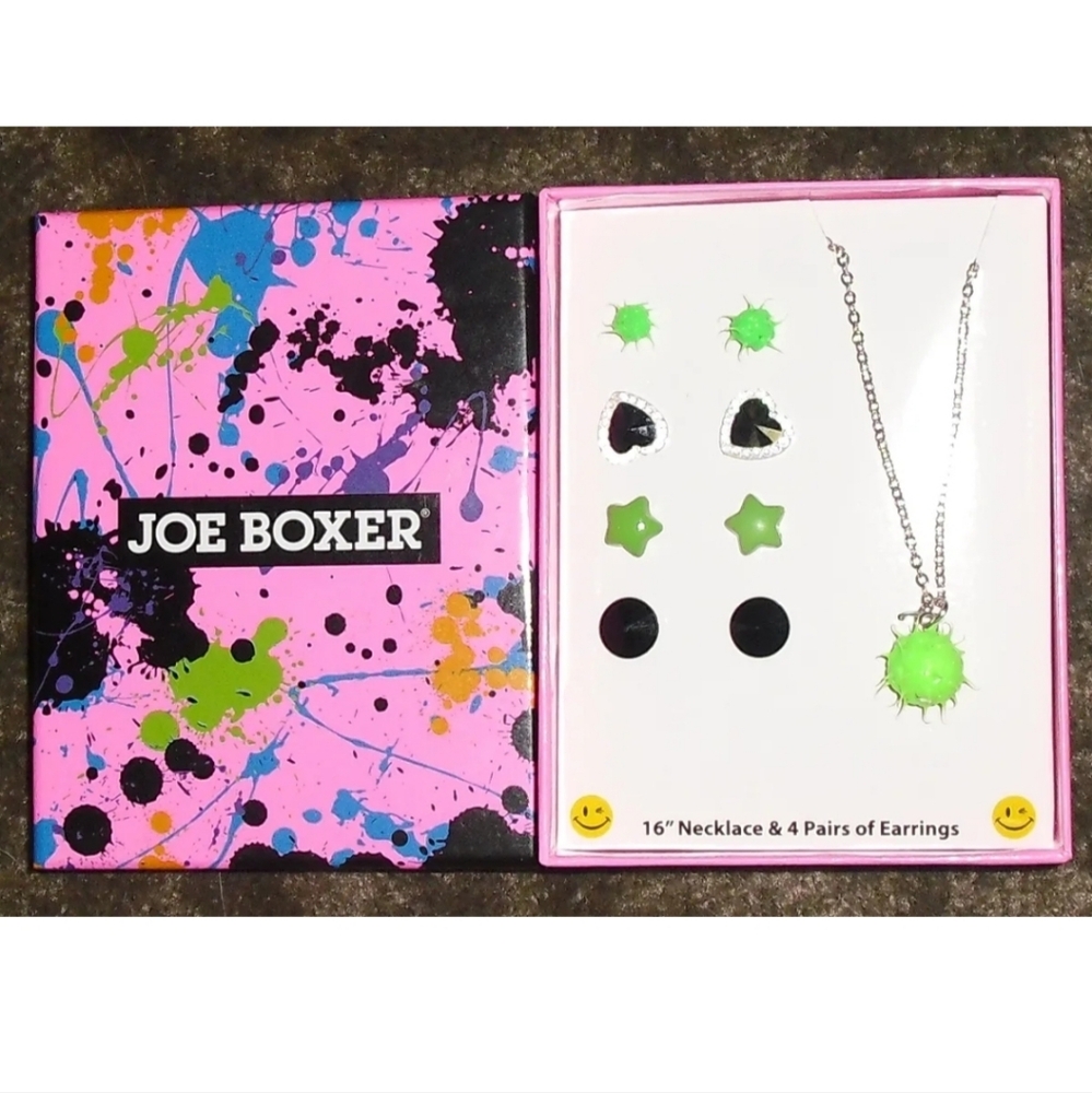 NIB Joe Boxer Fashion Jewelry Set, 16" necklace & 4 pair earrings, hearts, stars